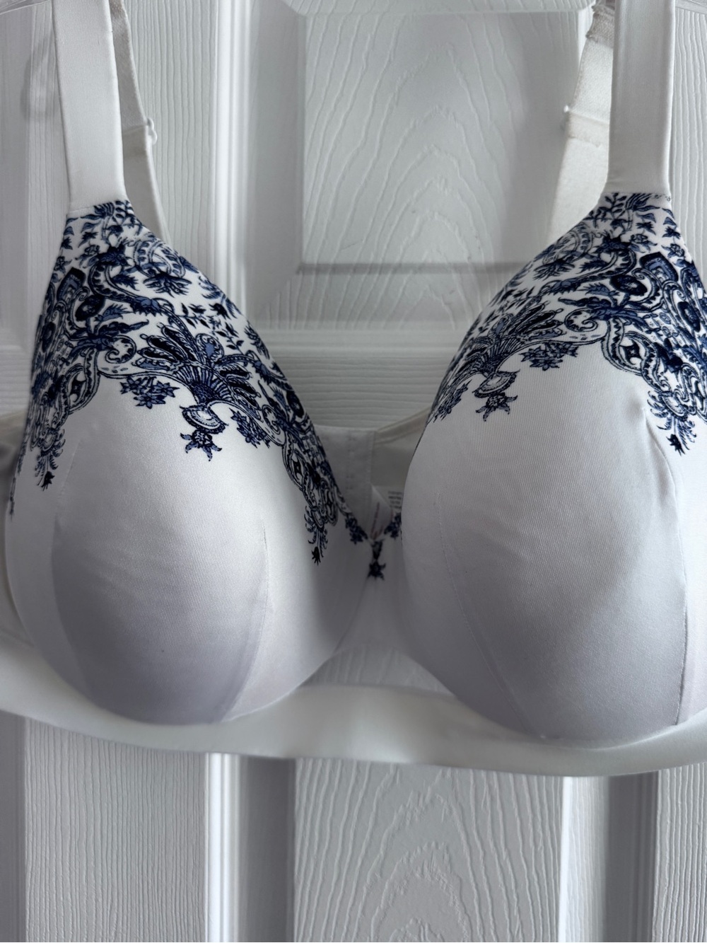Cacique White Bra with Navy Floral Embroidery 40DD
